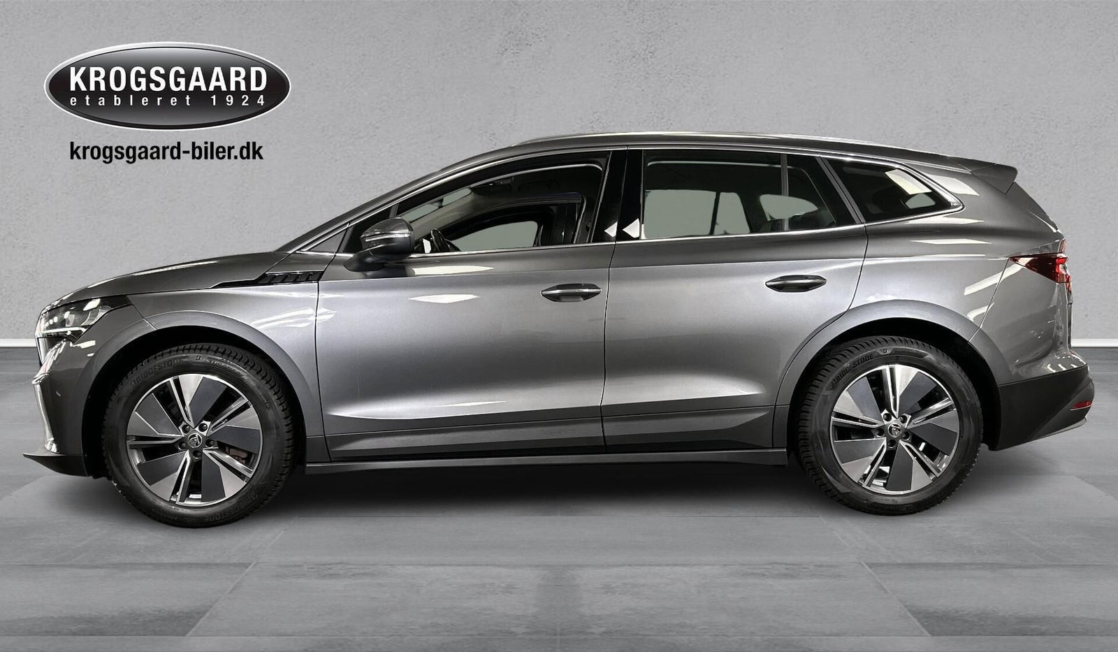 Grå Skoda Enyaq fra 2023