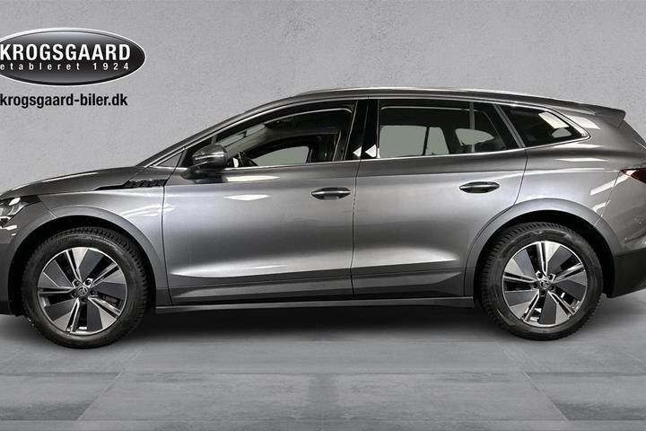 Grå Skoda Enyaq fra 2023
