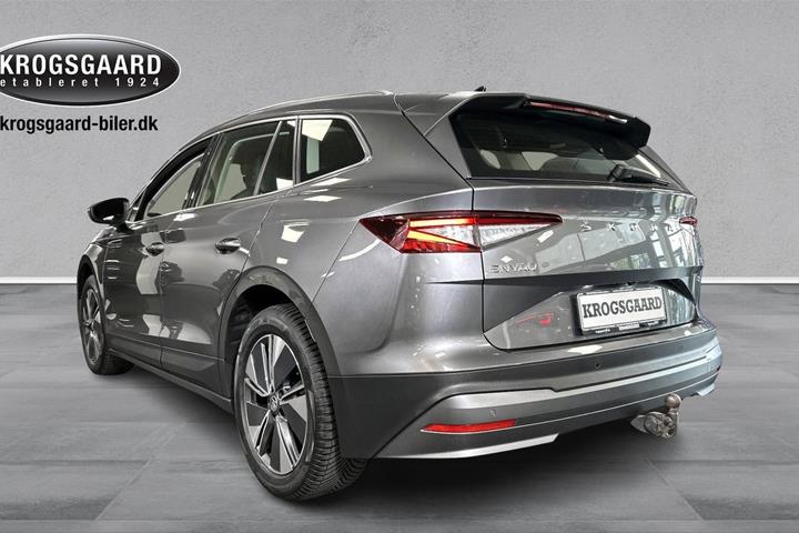 Grå Skoda Enyaq fra 2023