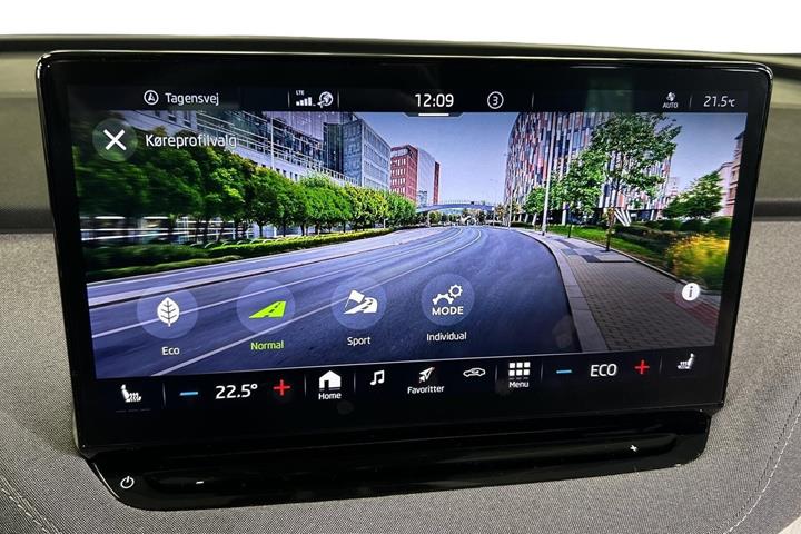 Grå Skoda Enyaq fra 2023