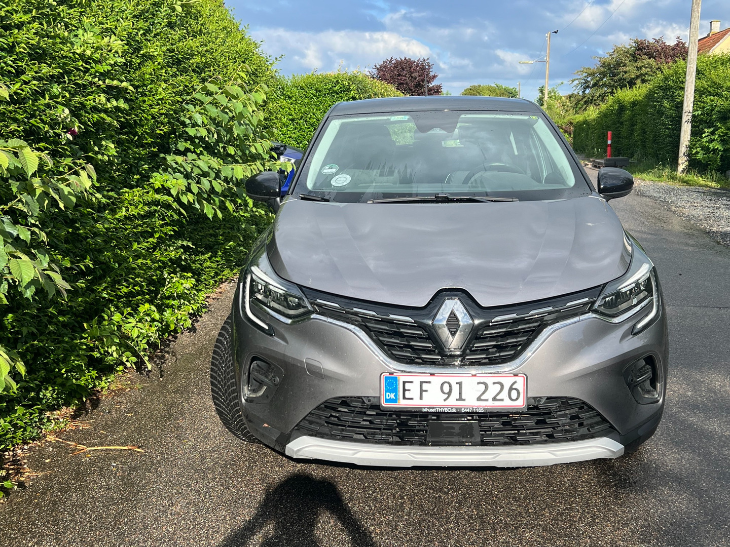 Grå Renault Captur fra 2020