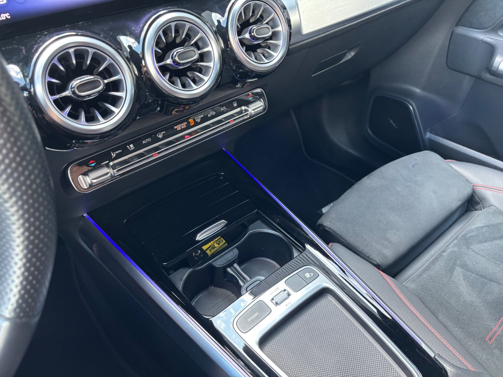 Sort Mercedes EQB250+ fra 2025