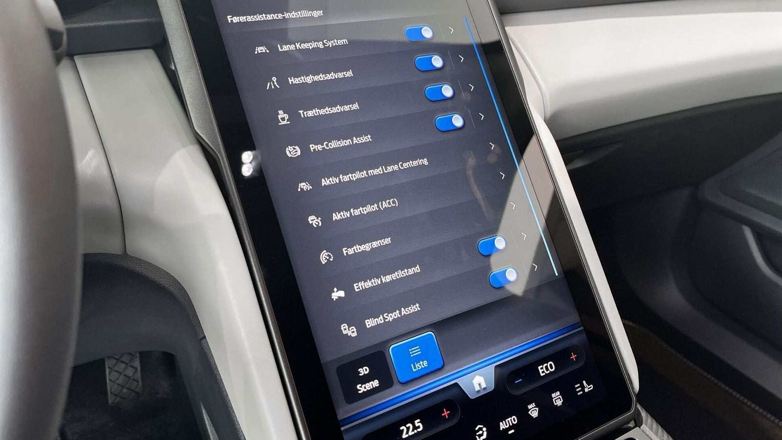 Sort Ford Explorer fra 2026