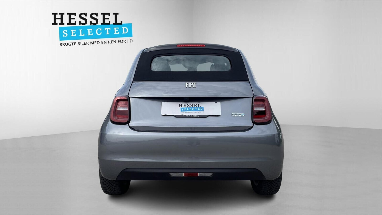 Grå Fiat 500e fra 2023