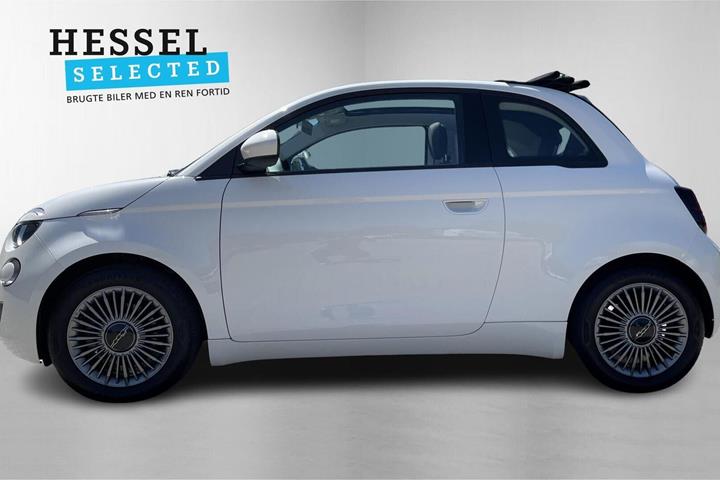 Hvid Fiat 500e fra 2023