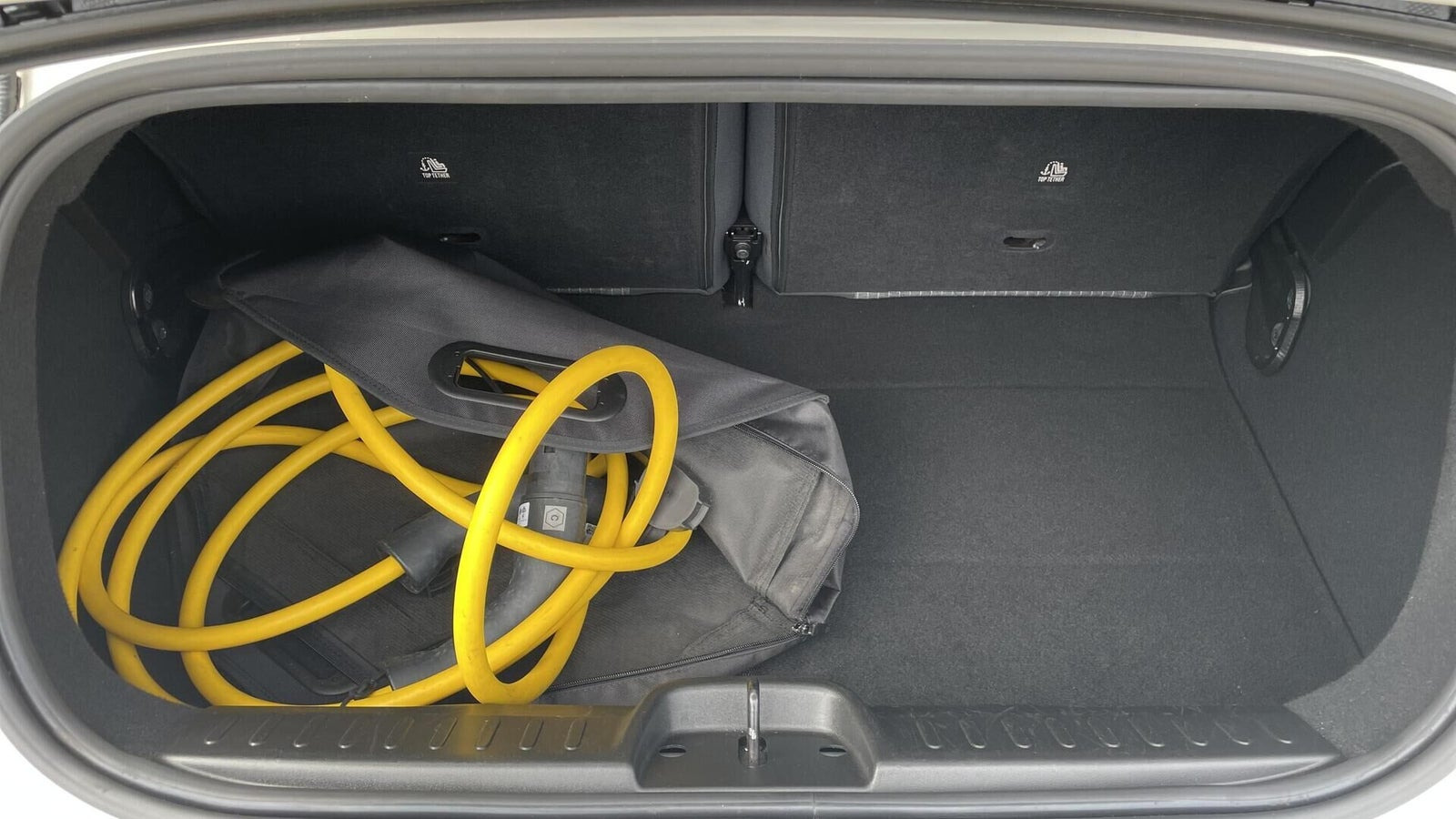 Hvid Fiat 500e fra 2023