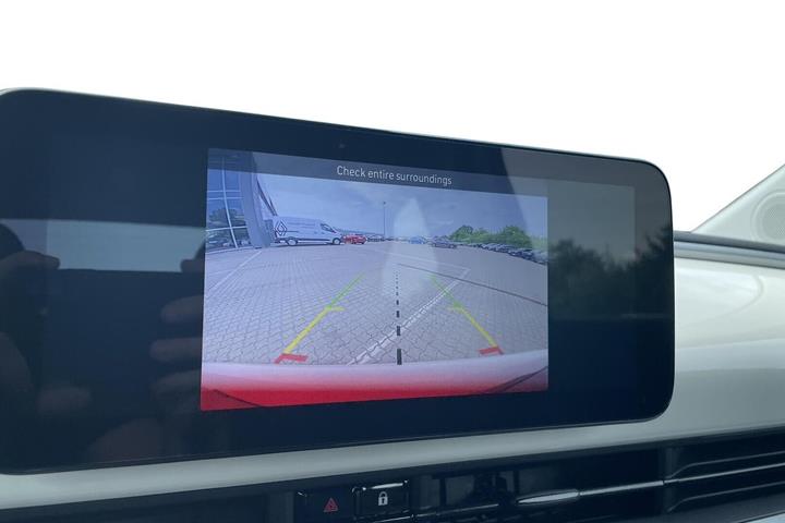 Hvid Fiat 500e fra 2023