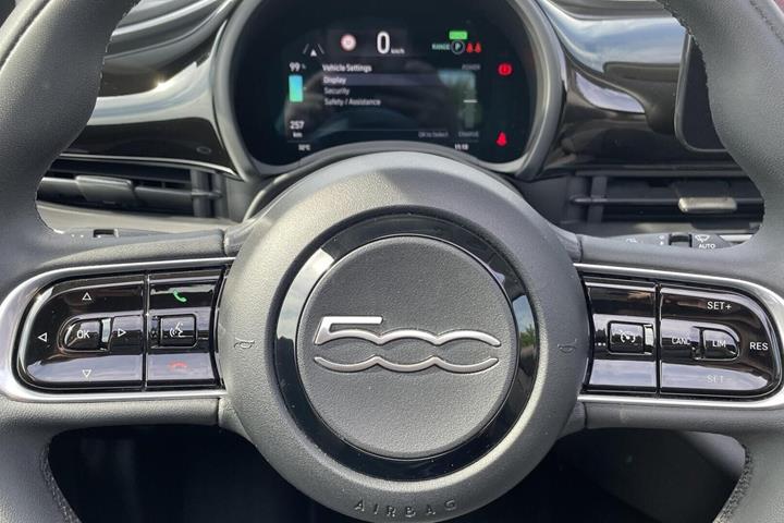 Sort Fiat 500e fra 2023