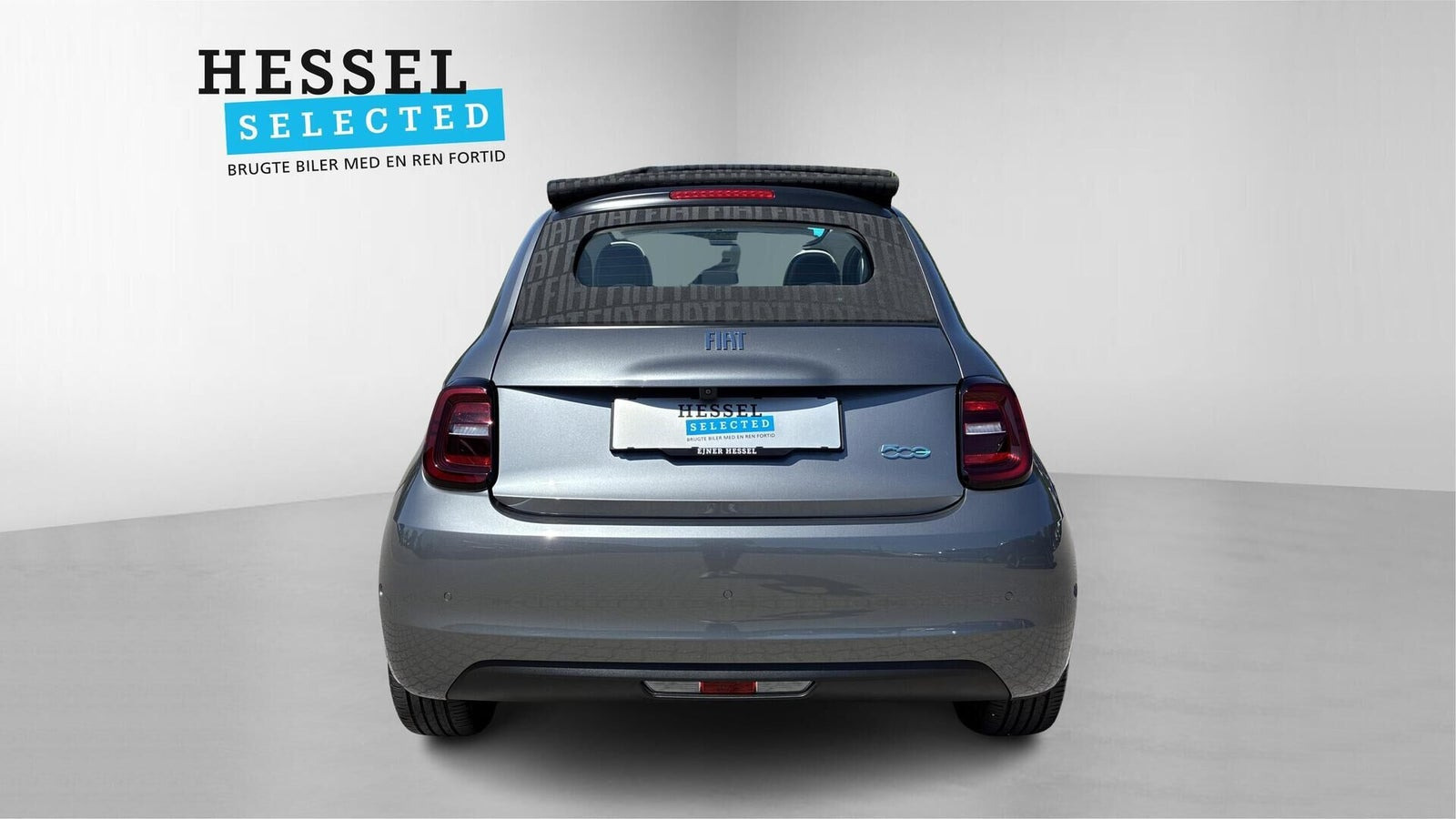 Grå Fiat 500e fra 2023