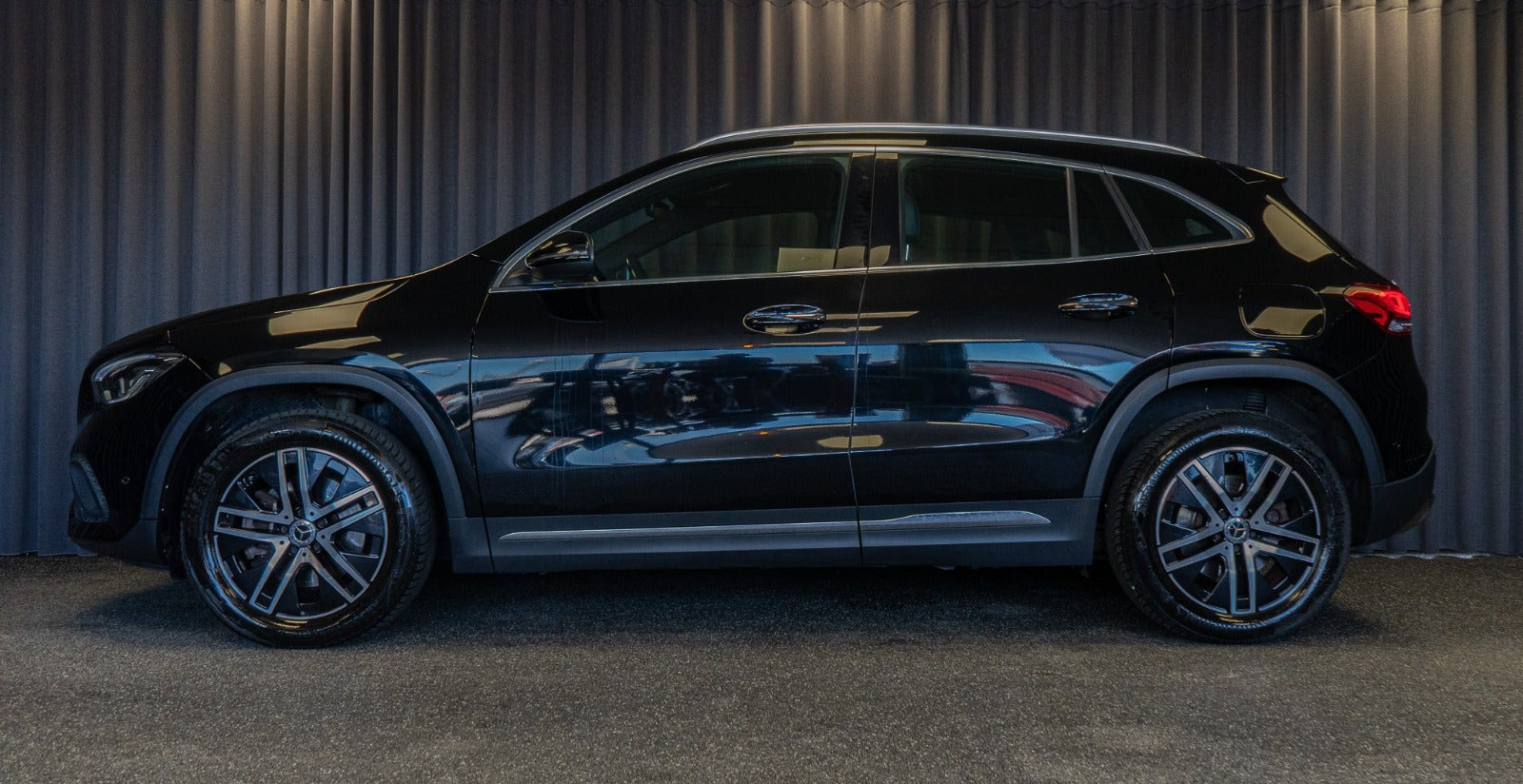 Sort Mercedes GLA250 e fra 2022