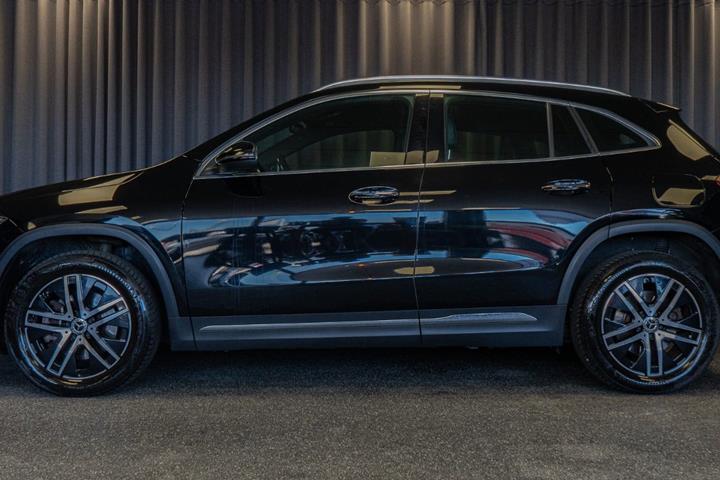 Sort Mercedes GLA250 e fra 2022