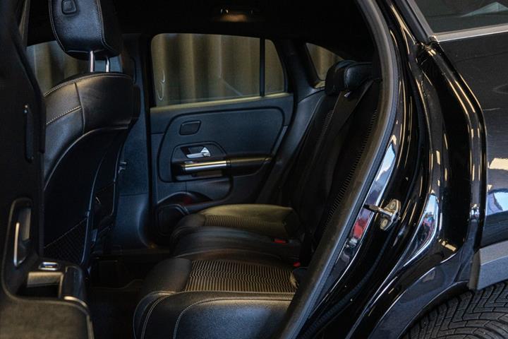 Sort Mercedes GLA250 e fra 2022