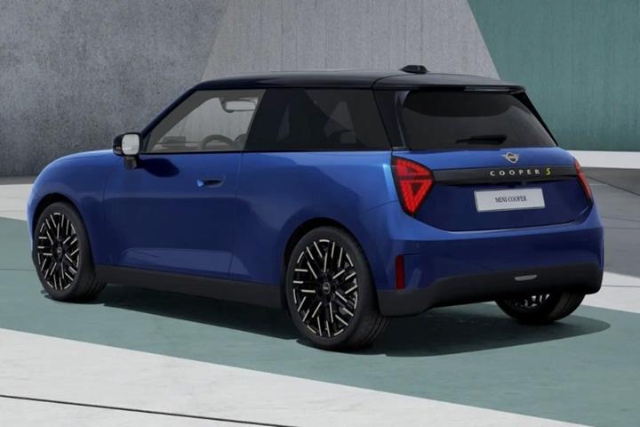 Blå Mini Cooper SE fra 2024