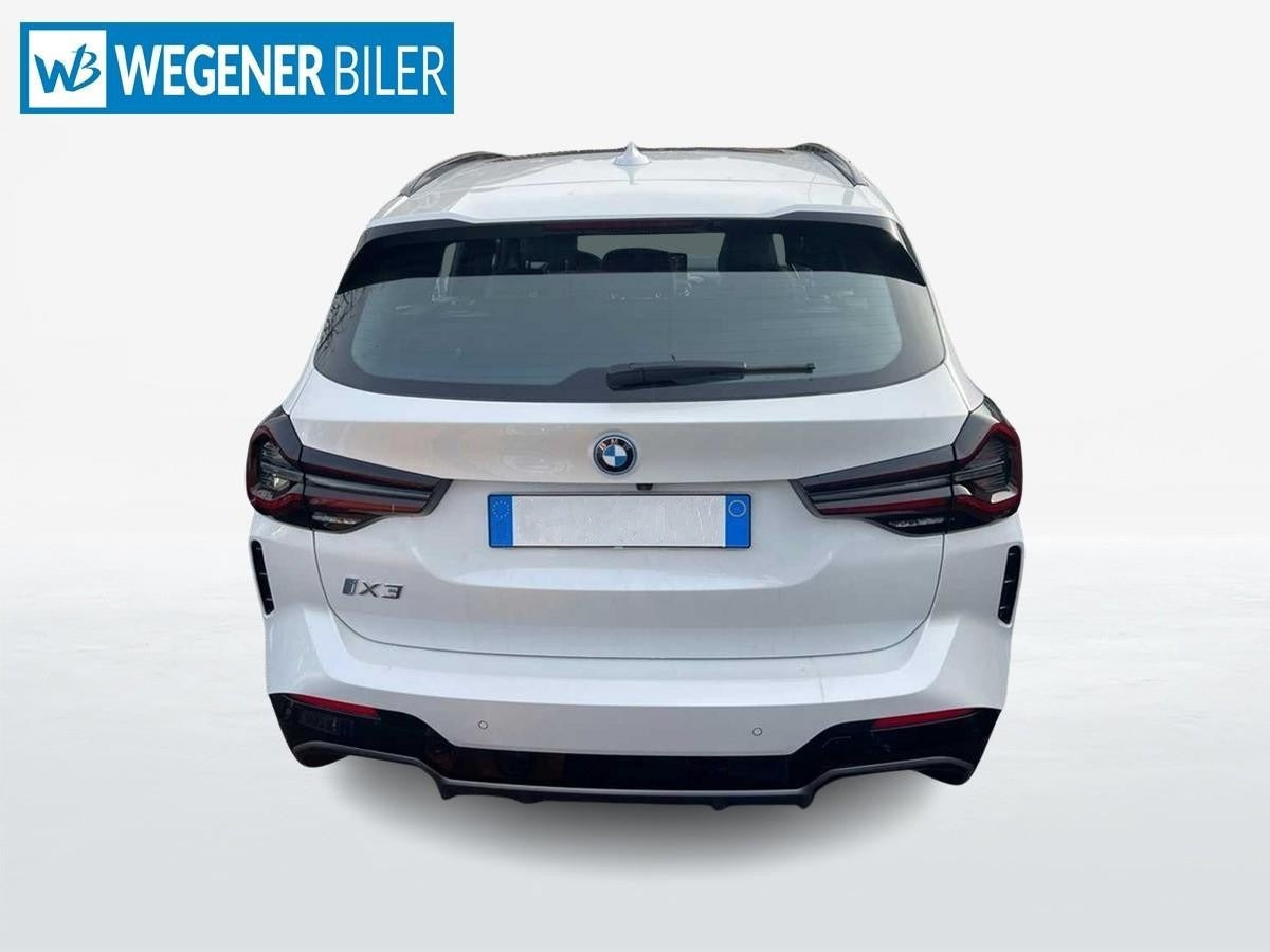 Hvid BMW iX3 fra 2023