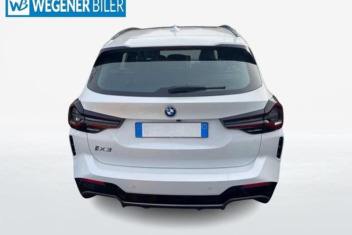 Hvid BMW iX3 fra 2023