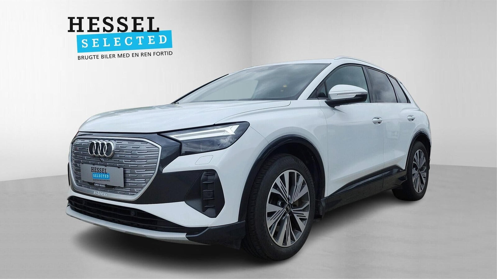 Hvid Audi Q4 e-tron fra 2022 set udefra