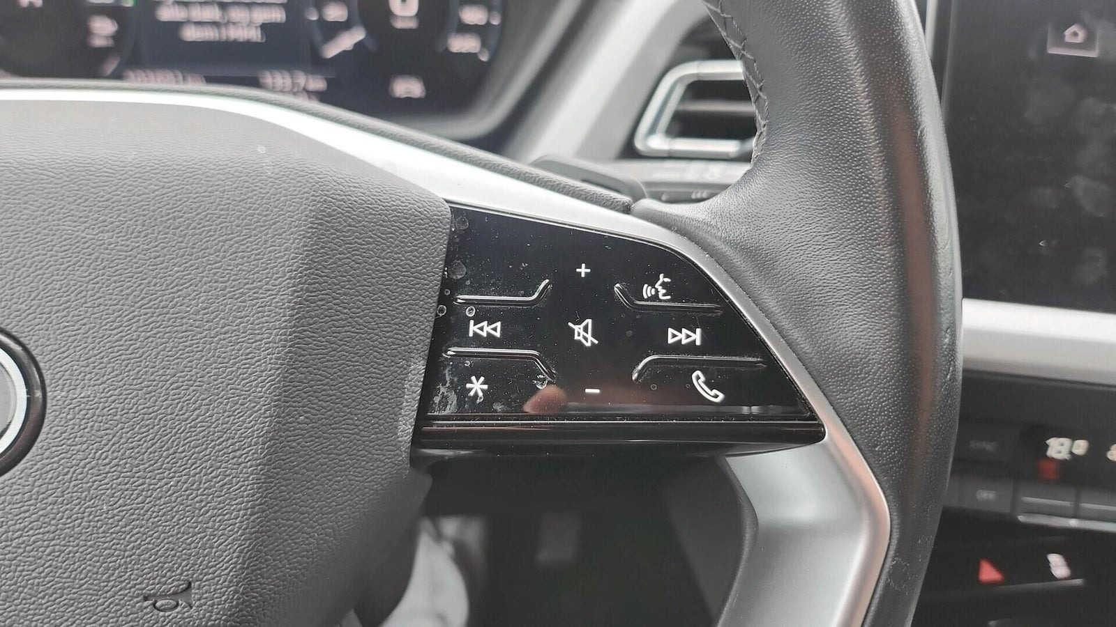 Hvid Audi Q4 e-tron fra 2022