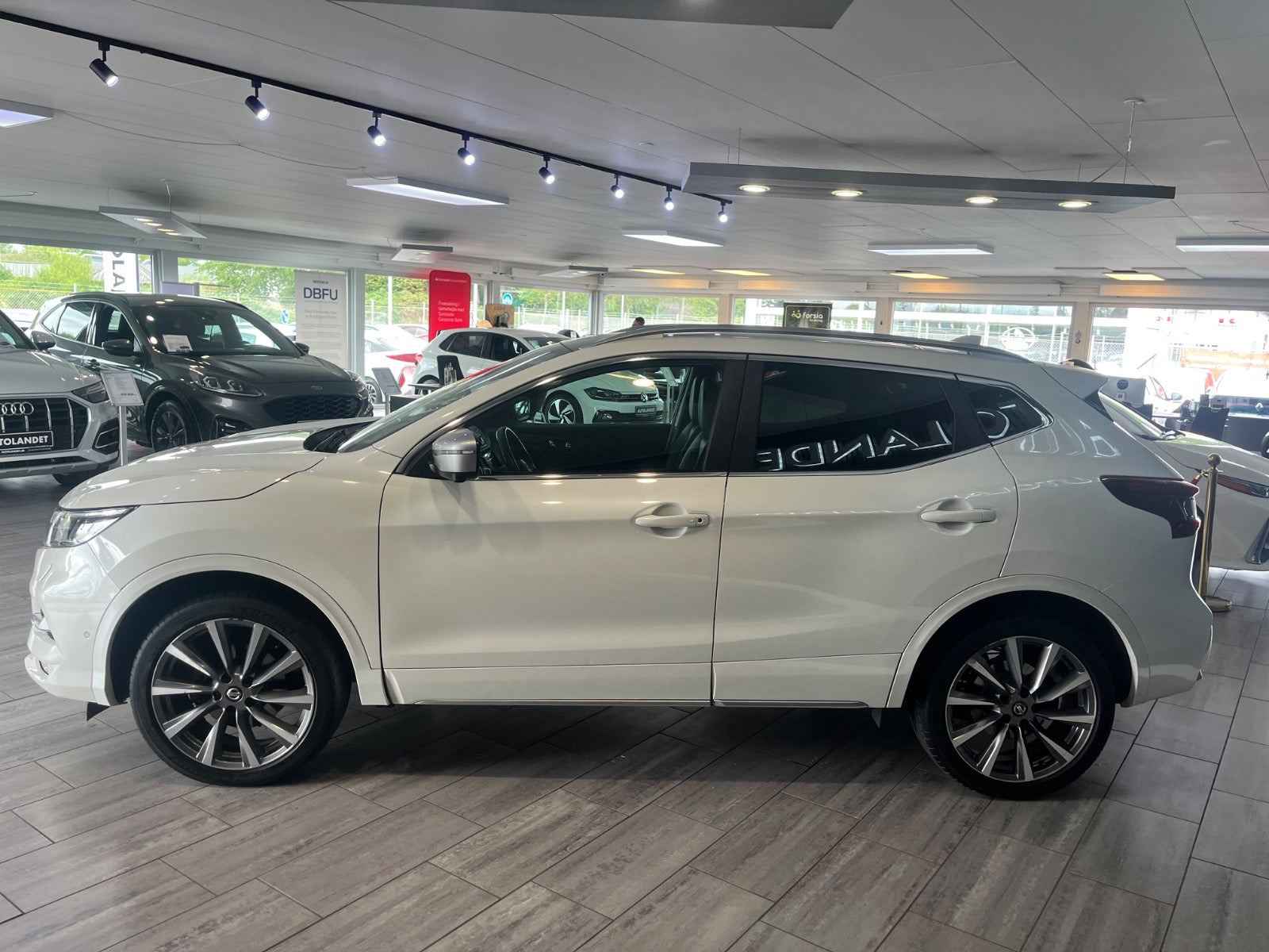 Hvid Nissan Qashqai fra 2019