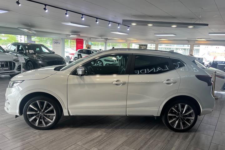 Hvid Nissan Qashqai fra 2019