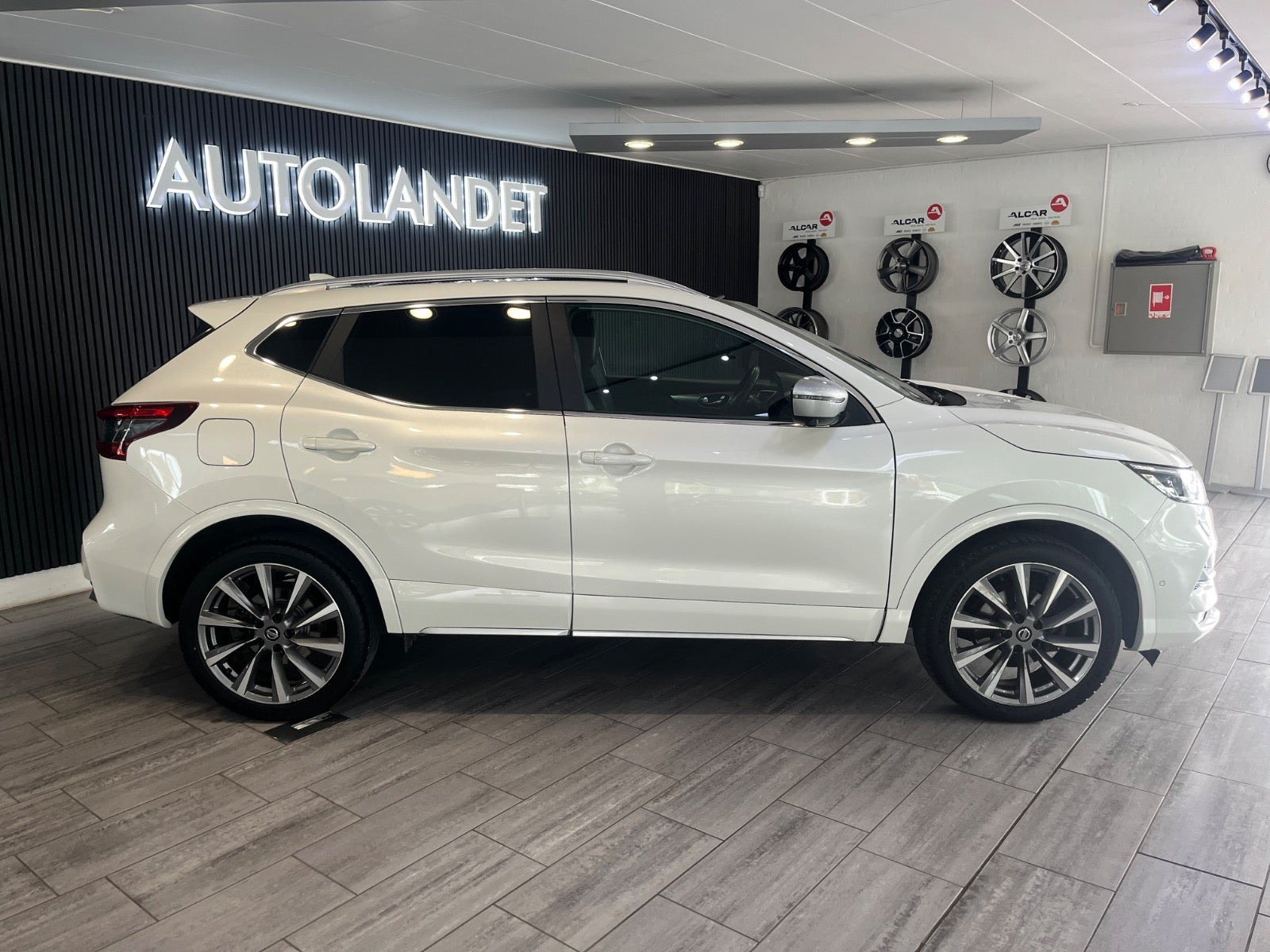 Hvid Nissan Qashqai fra 2019
