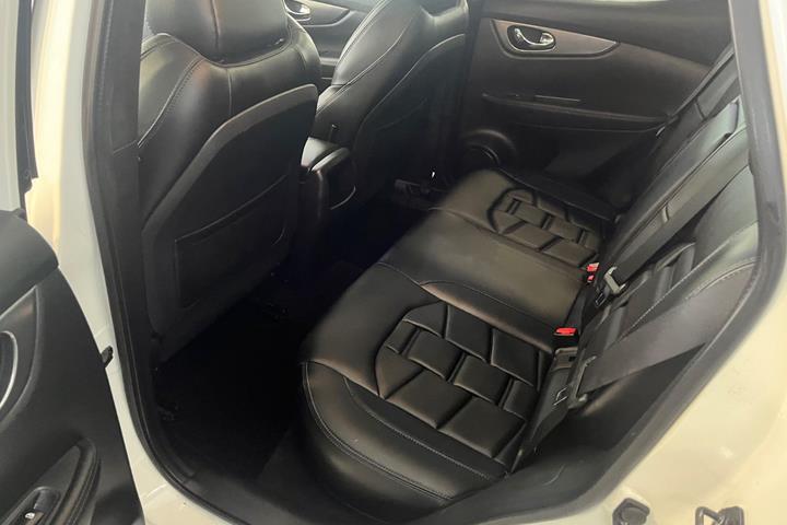 Hvid Nissan Qashqai fra 2019