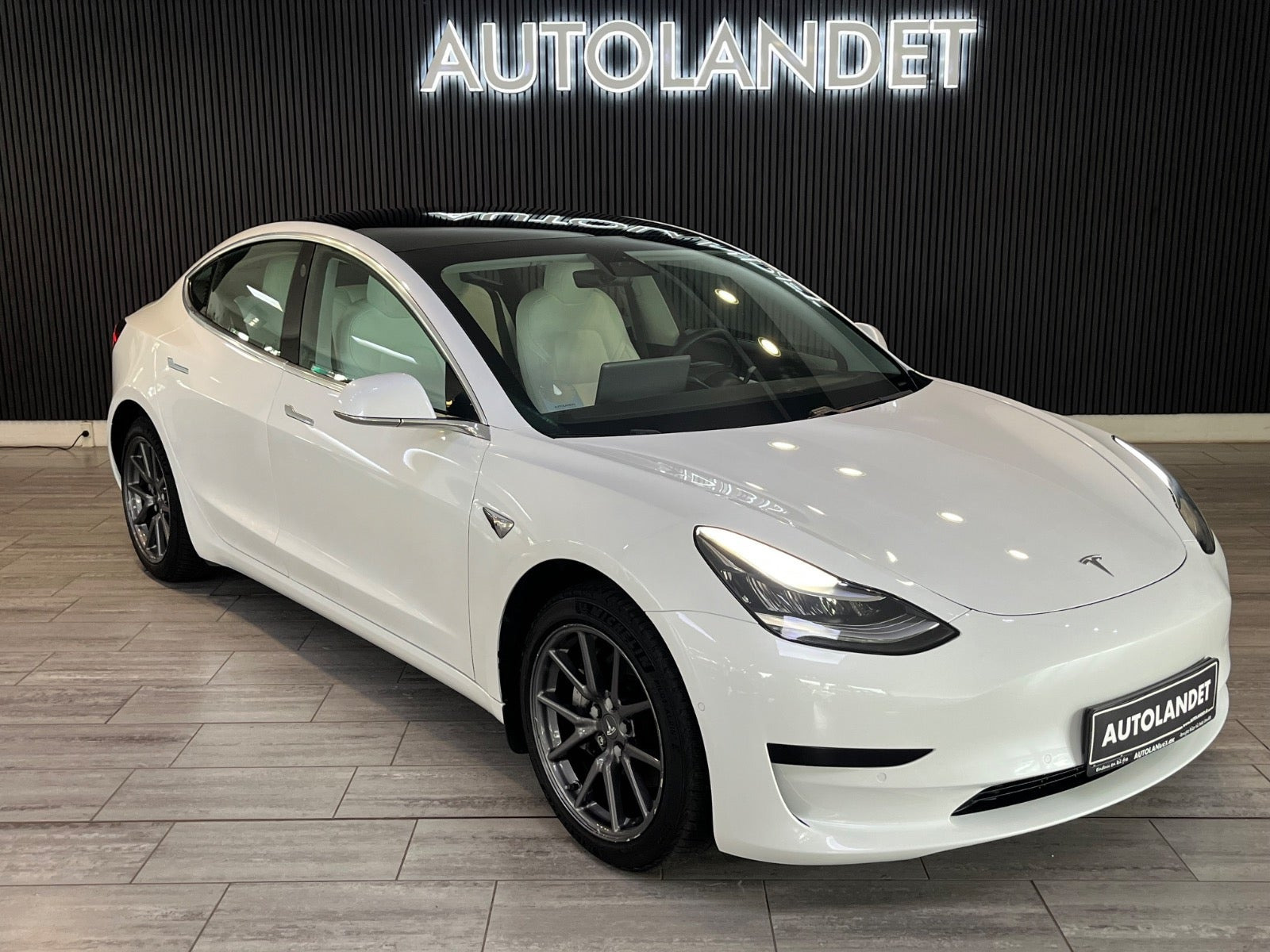 Tesla Model 3 Standard Range+ RWD