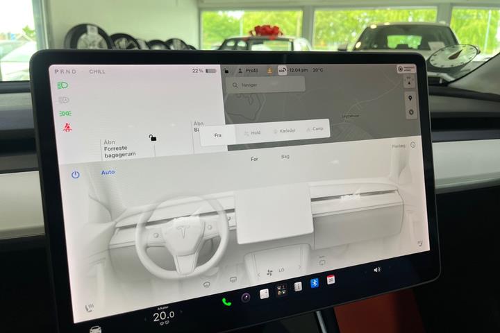 Hvid Tesla Model 3 fra 2020