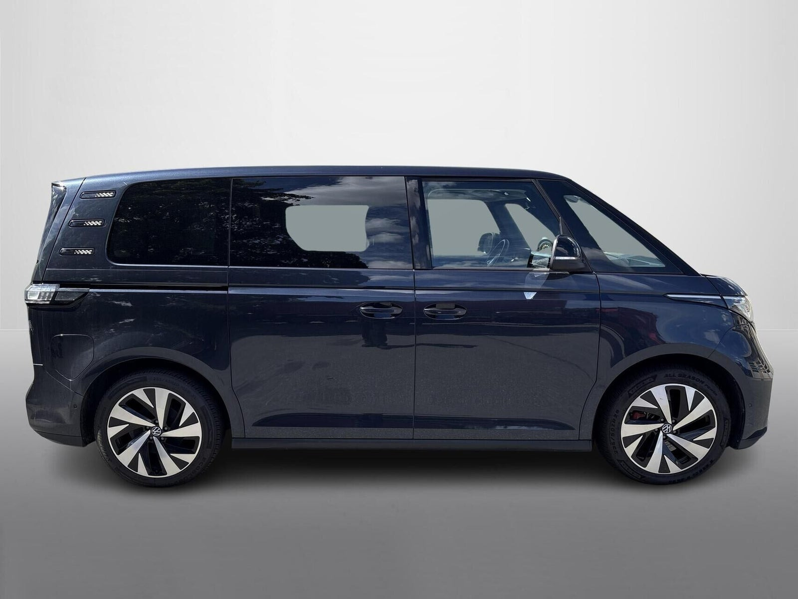 Blå VW ID.Buzz fra 2024