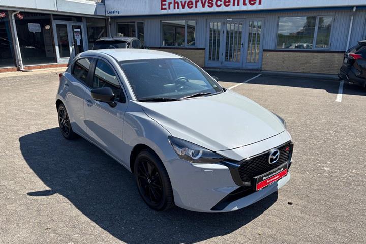 Grå Mazda 2 fra 2023