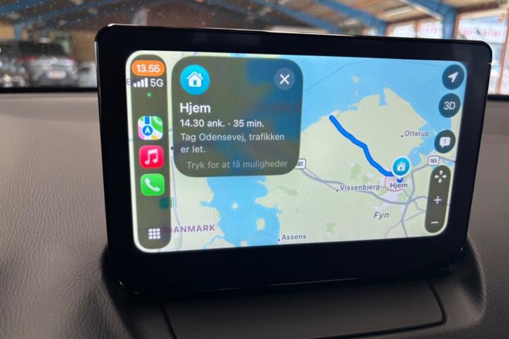 Grå Mazda 2 fra 2023