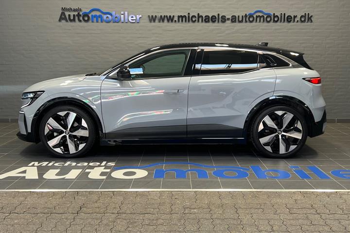 Grå Renault Megane E-Tech fra 2024