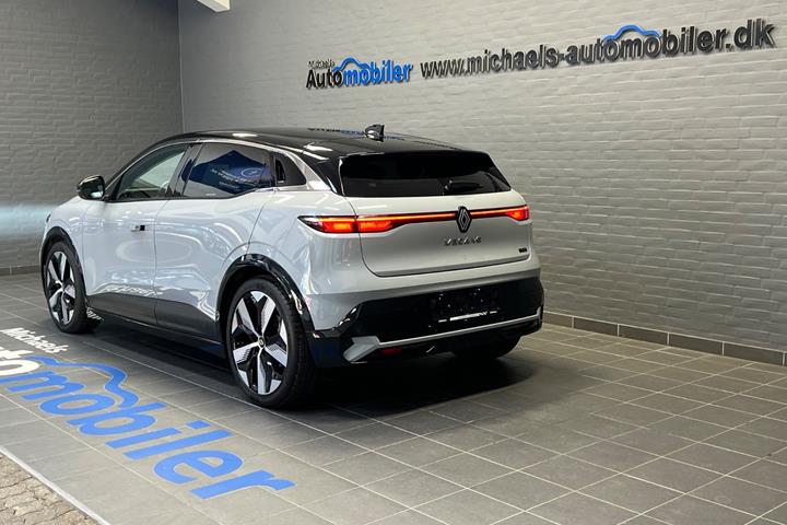 Grå Renault Megane E-Tech fra 2024