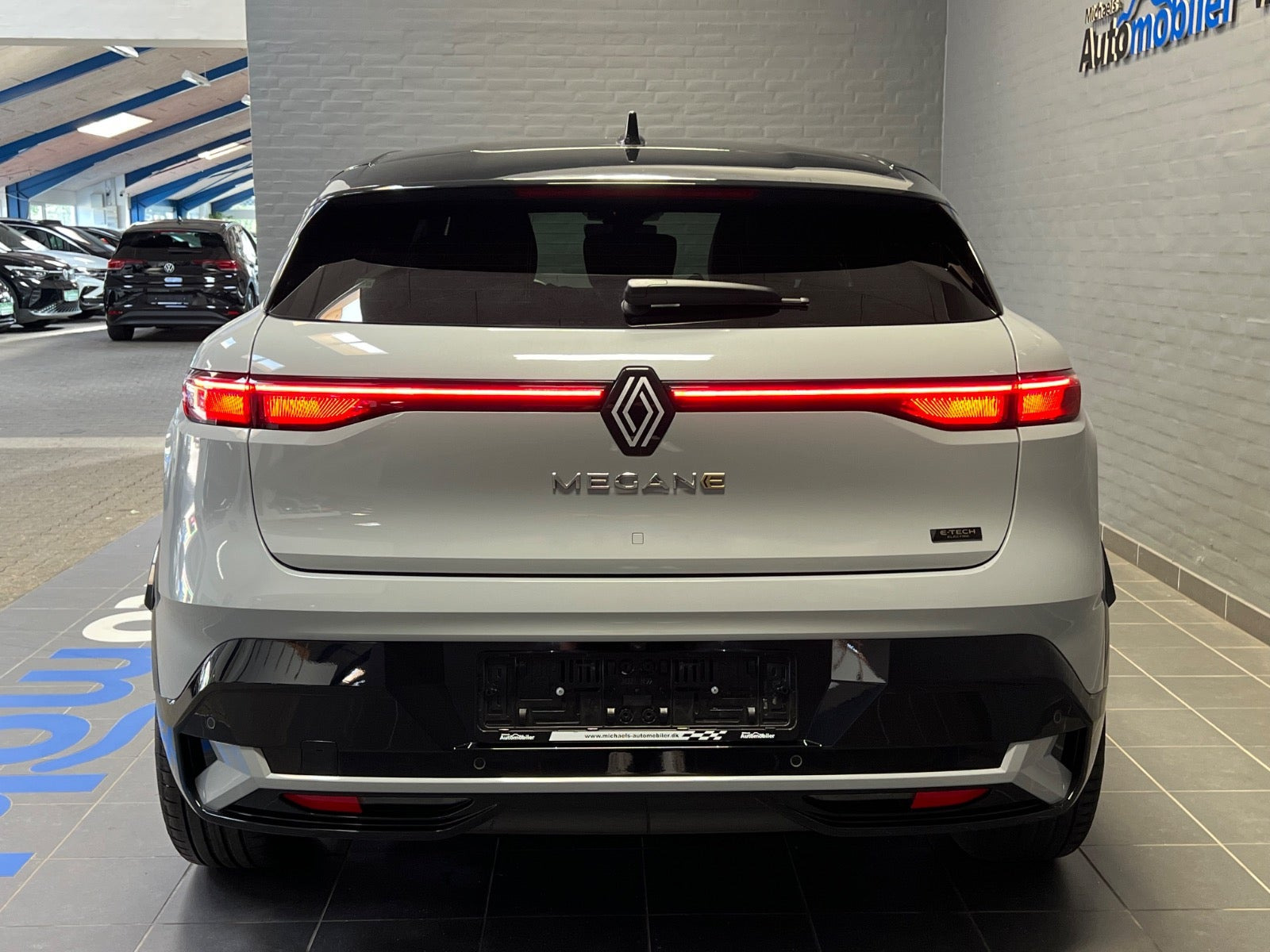 Grå Renault Megane E-Tech fra 2024