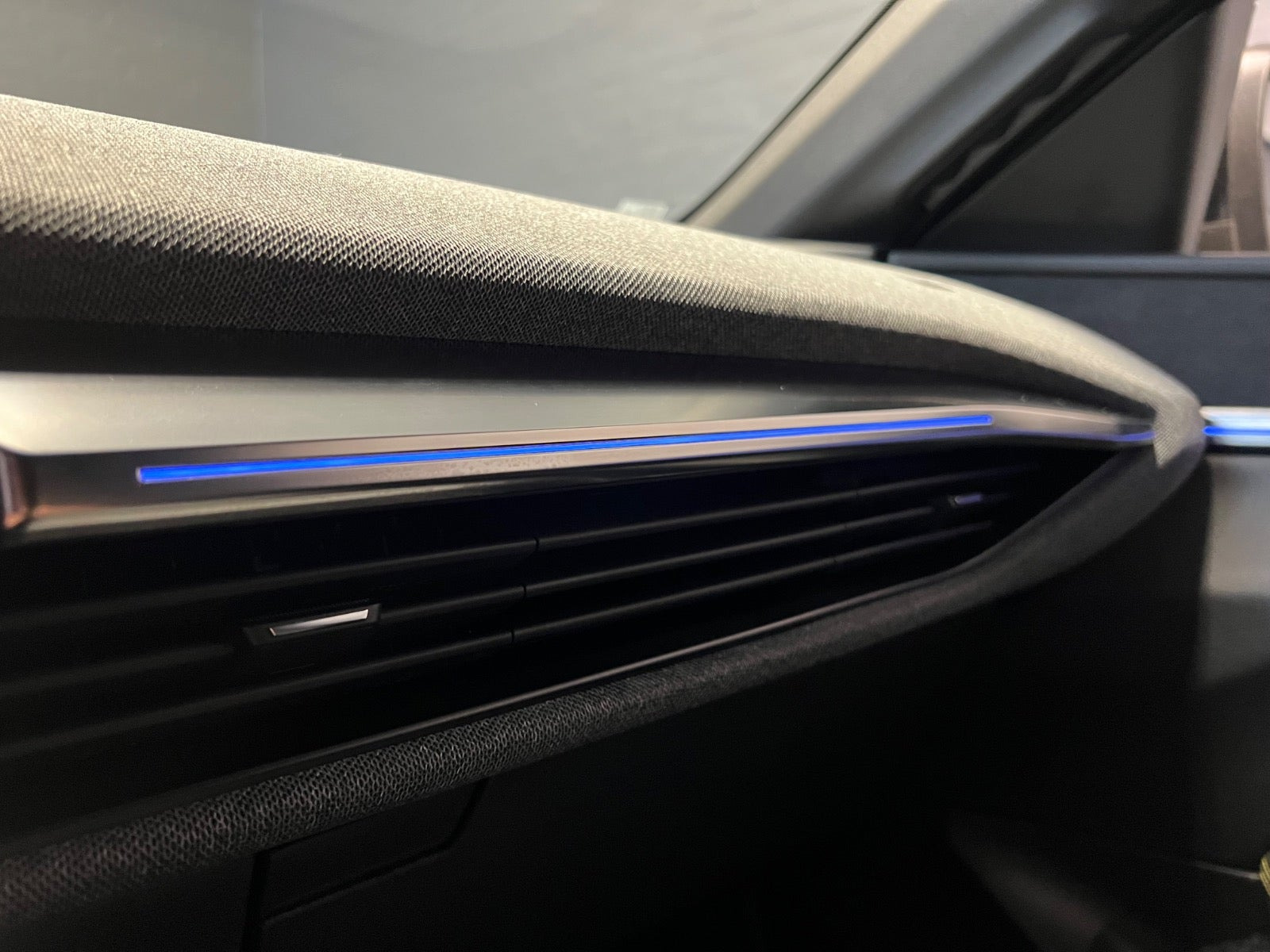 Grå Renault Megane E-Tech fra 2024