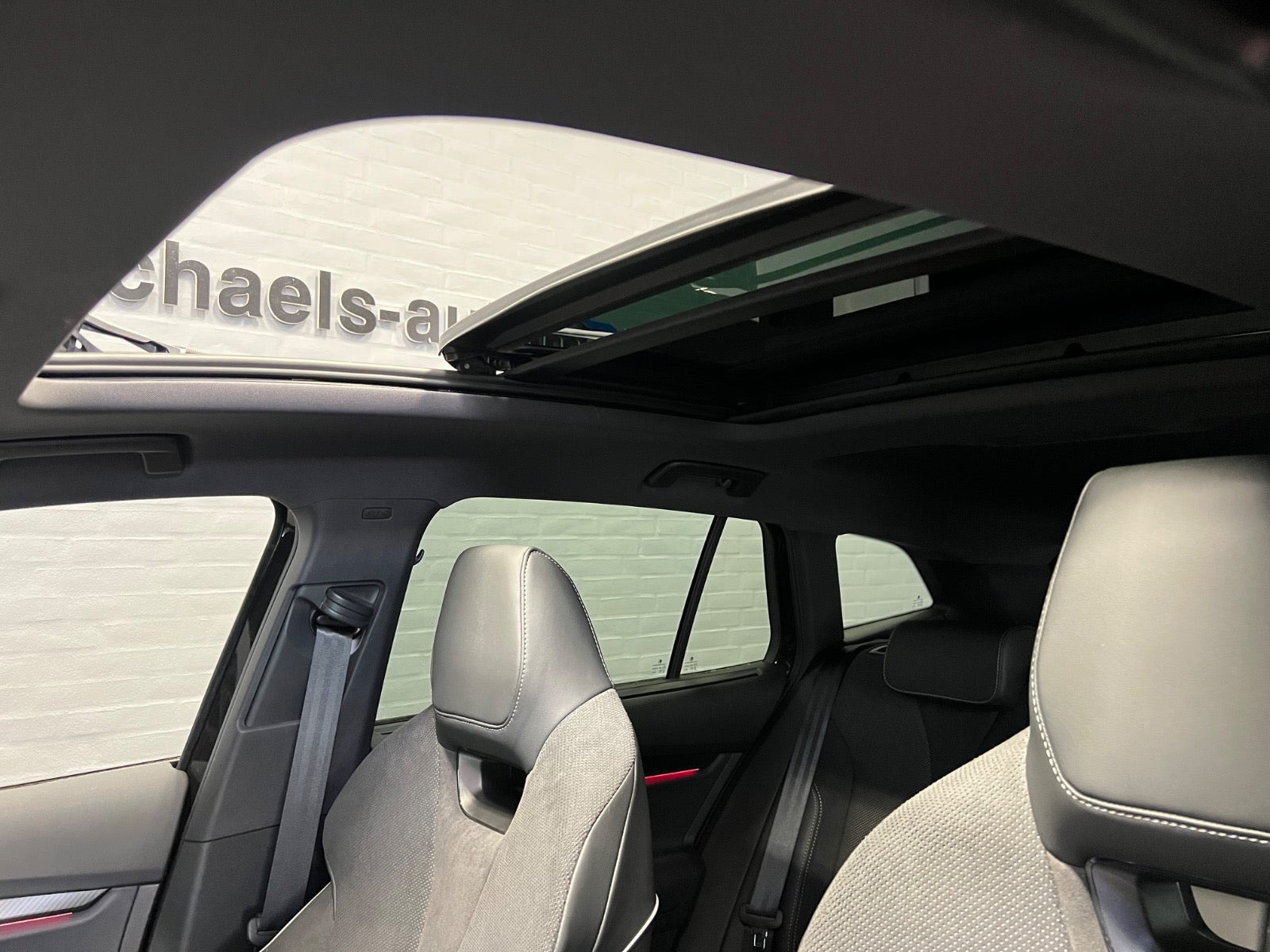 Sort Skoda Enyaq fra 2025