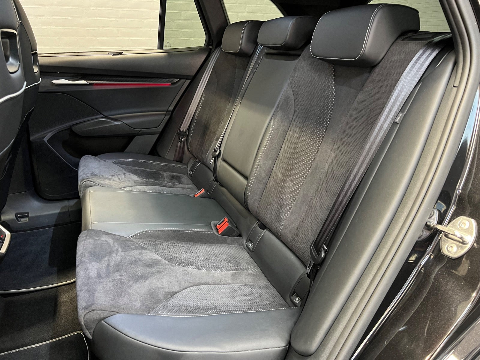Sort Skoda Enyaq fra 2025
