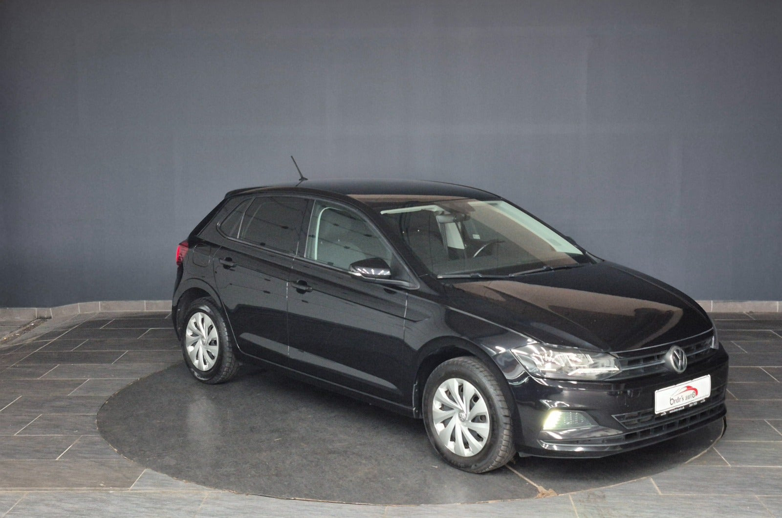 Sort VW Polo fra 2020