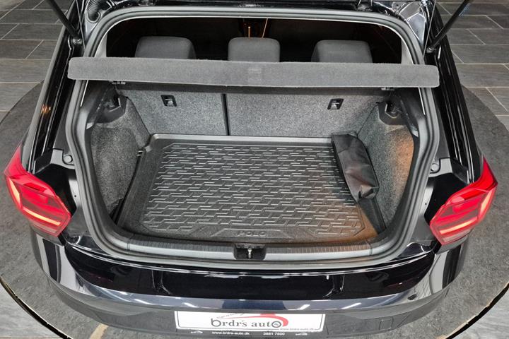 Sort VW Polo fra 2020