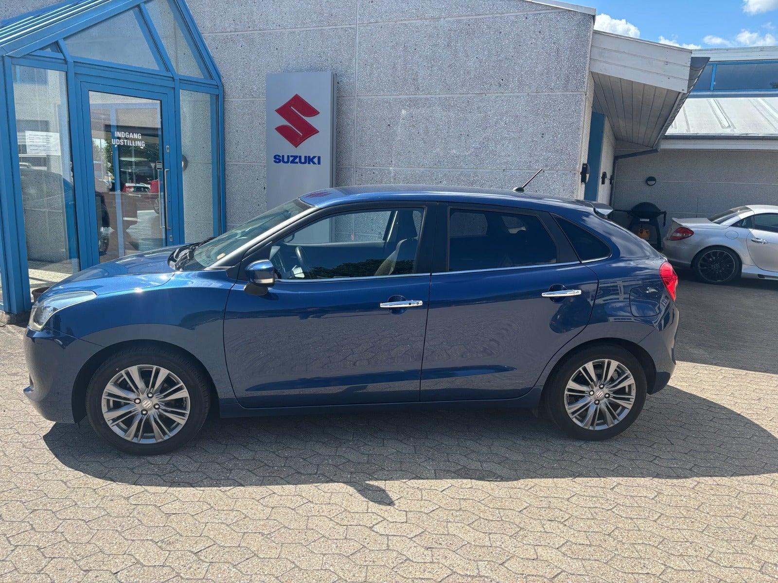 Blå Suzuki Baleno fra 2019