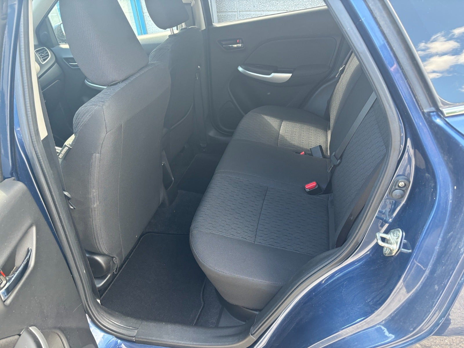 Blå Suzuki Baleno fra 2019