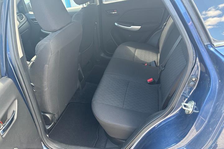 Blå Suzuki Baleno fra 2019