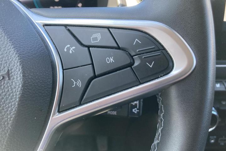Blå Renault Captur fra 2022