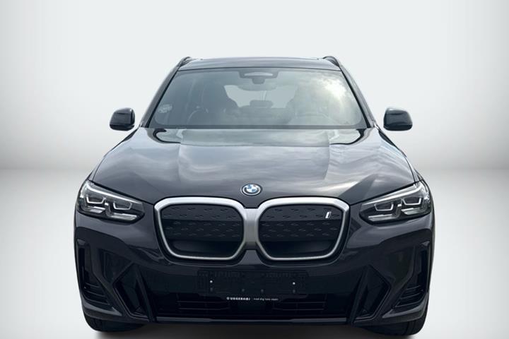 Grå BMW iX3 fra 2022
