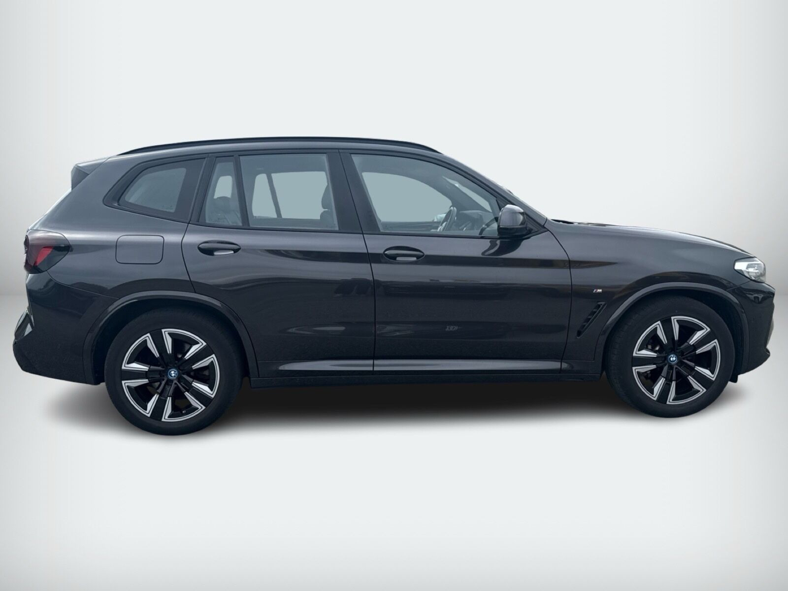 Grå BMW iX3 fra 2022