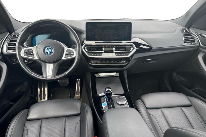 Grå BMW iX3 fra 2022