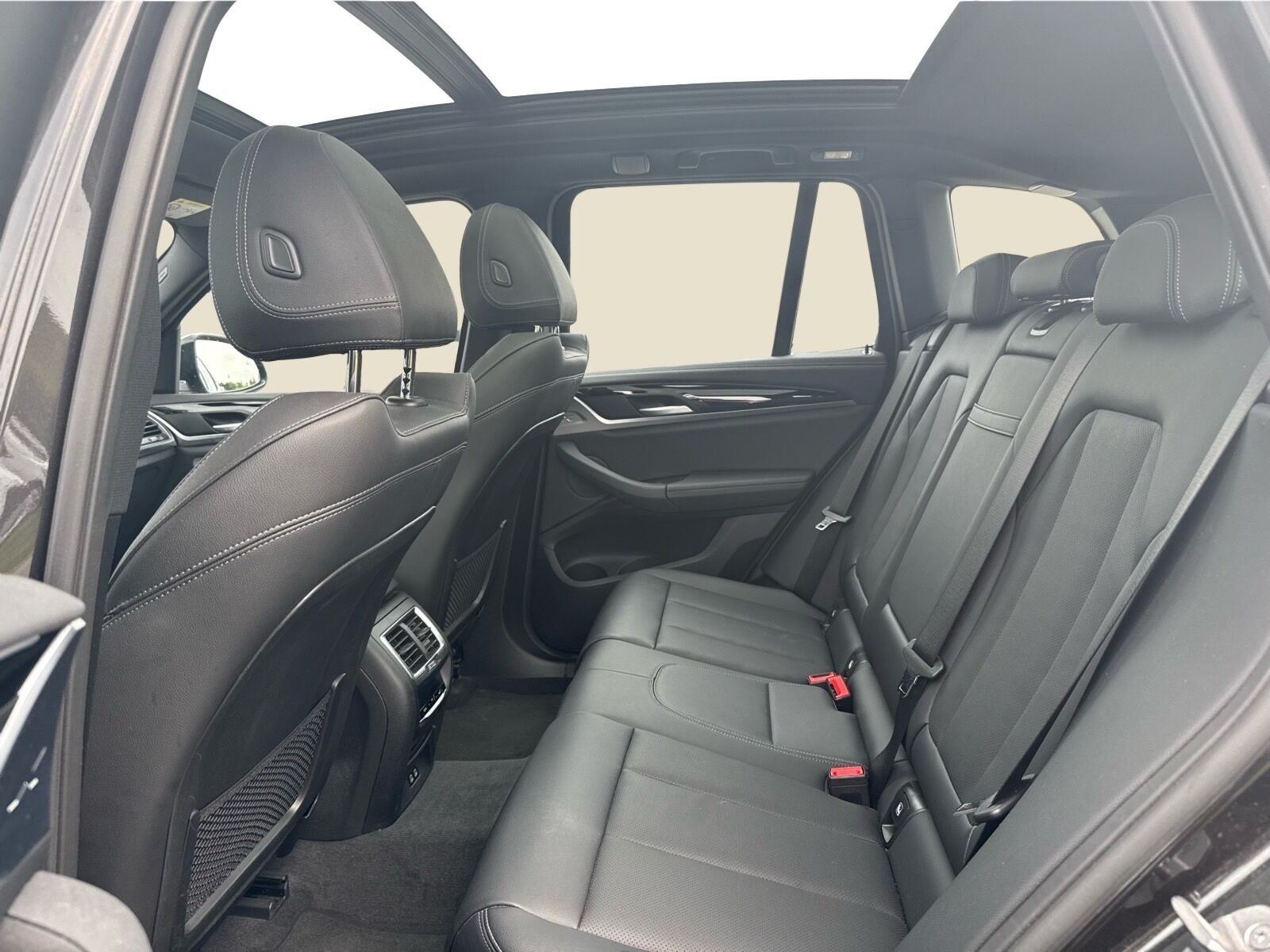 Grå BMW iX3 fra 2022