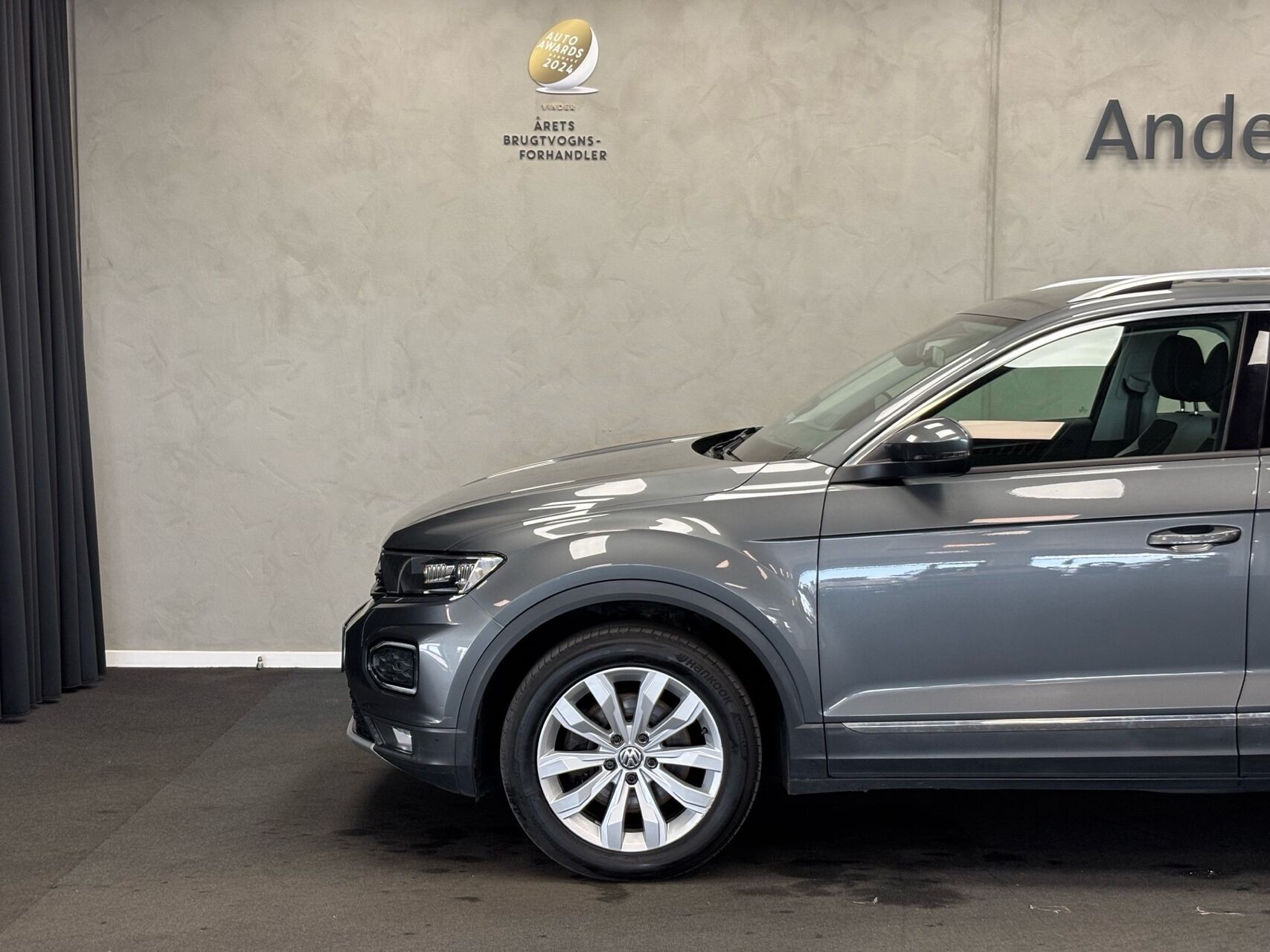 Grå VW T-Roc fra 2018