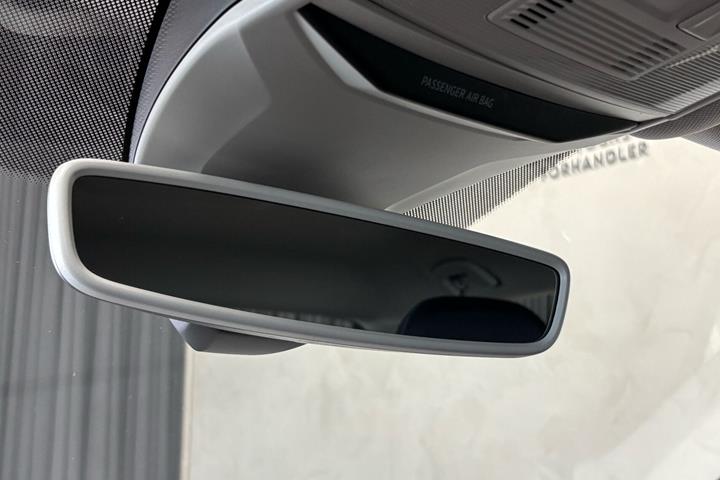 Grå VW T-Roc fra 2018