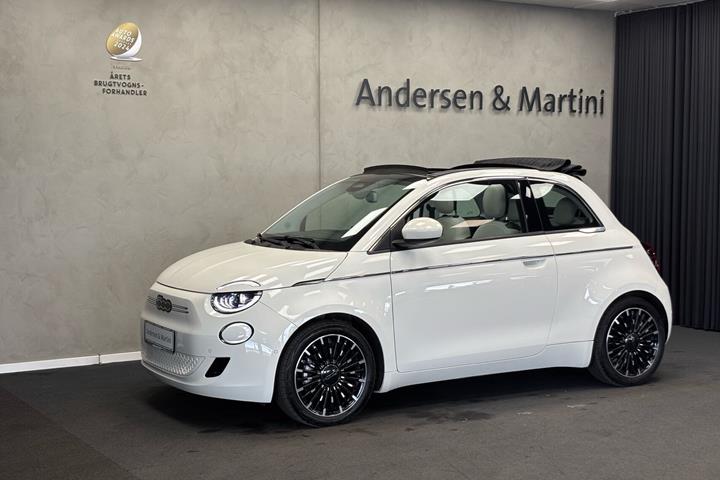 Hvid Fiat 500e fra 2023