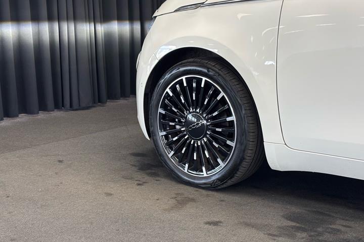Hvid Fiat 500e fra 2023
